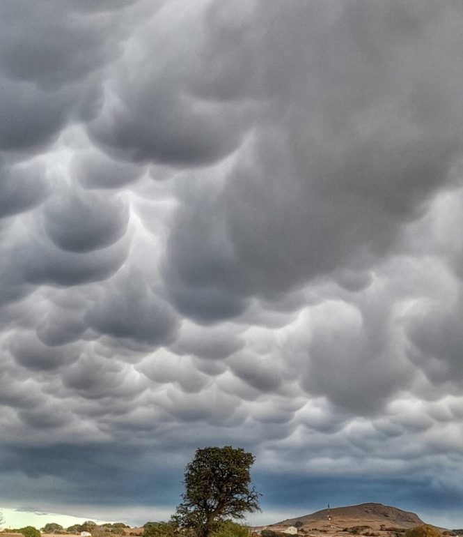 Σύννεφα mammatus στη Σαμοθράκη