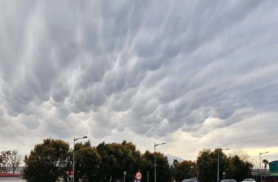 Σύννεφα mammatus στην Αλεξανδρούπολη